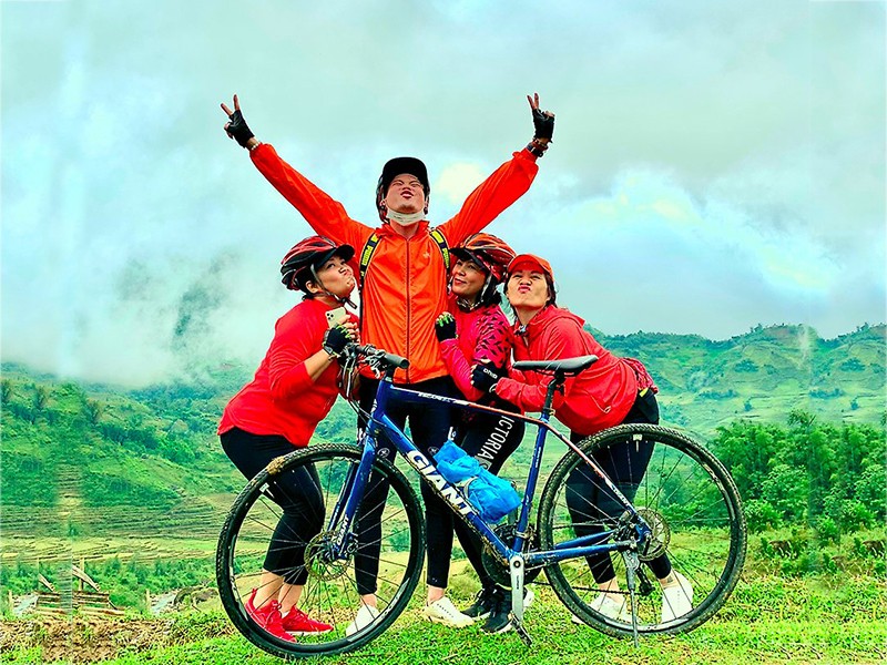 Viet Bike Tours: Hà Nội - Sapa – Y Tý