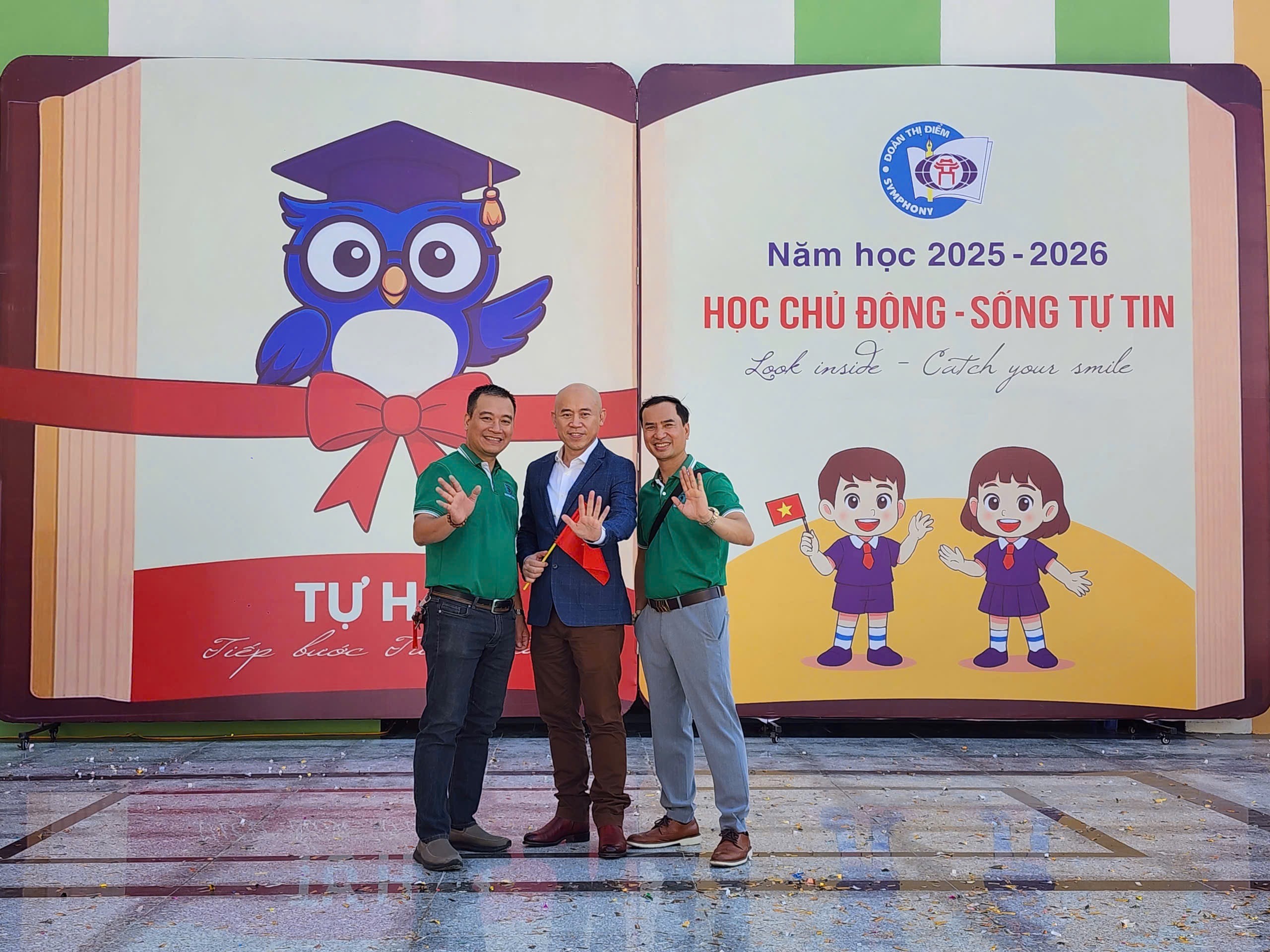 🎉 VIETFOOT TRAVEL CHÚC MỪNG KHAI GIẢNG NĂM HỌC MỚI 2025–2026 🎉