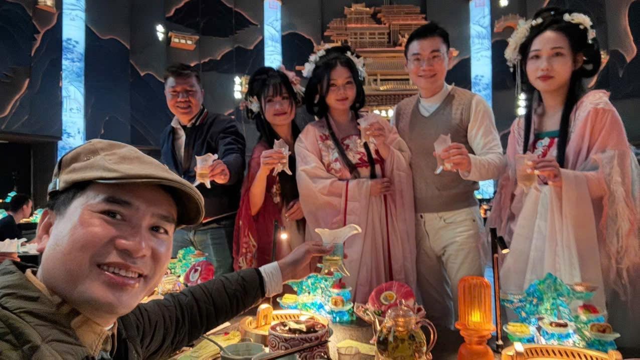 HỒNG ĐỈNH YẾN - DẠ YẾN TIỆC CUNG ĐÌNH "TINH HOA ẨM THỰC GIỮA LÒNG THÀNH ĐÔ"