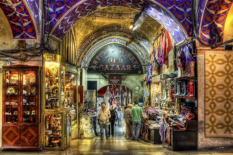 Chợ cổ Grand Bazaar là khu chợ cổ Hồi giáo lớn nhất thế giới