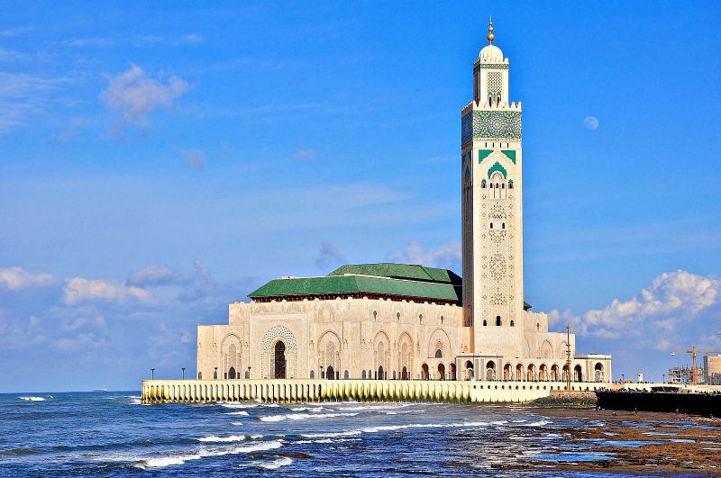 Nhà thờ Hassan II độc đáo nằm bên bờ biển Casablanca thơ mộng