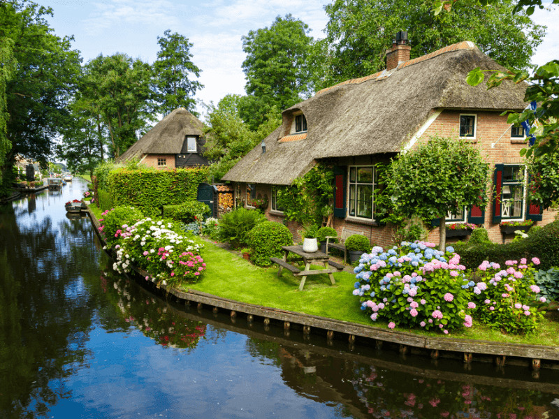 Giethoorn - Ngôi làng cổ tích của xứ sở Hà Lan