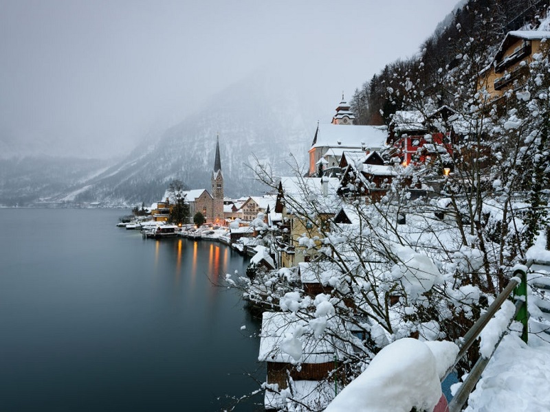 Vẻ đẹp thanh bình của làng cổ ngập trong tuyết trắng
