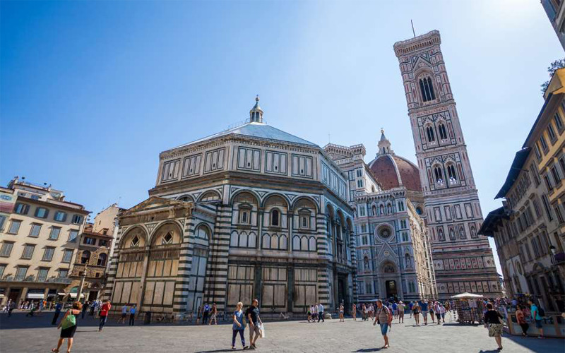 Quảng trường Nhà thờ lớn là điểm đến không thể bỏ lỡ của du khách khi đến với thành phố Florence lãng mạn