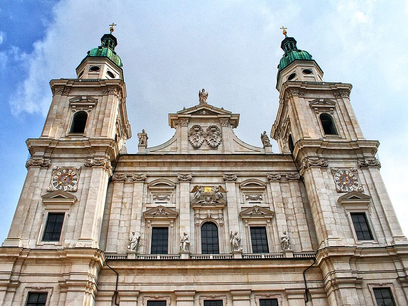 Nhà thờ Salzburg là nơi Mozart đã được rửa tội