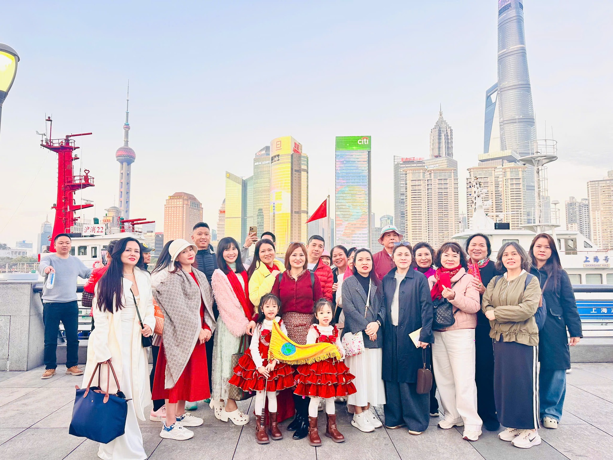Hành Trình Khám Phá Vẻ Đẹp Giang Nam Cùng Vietfoot Travel: Tour Hàng Châu – Ô Trấn – Thượng Hải