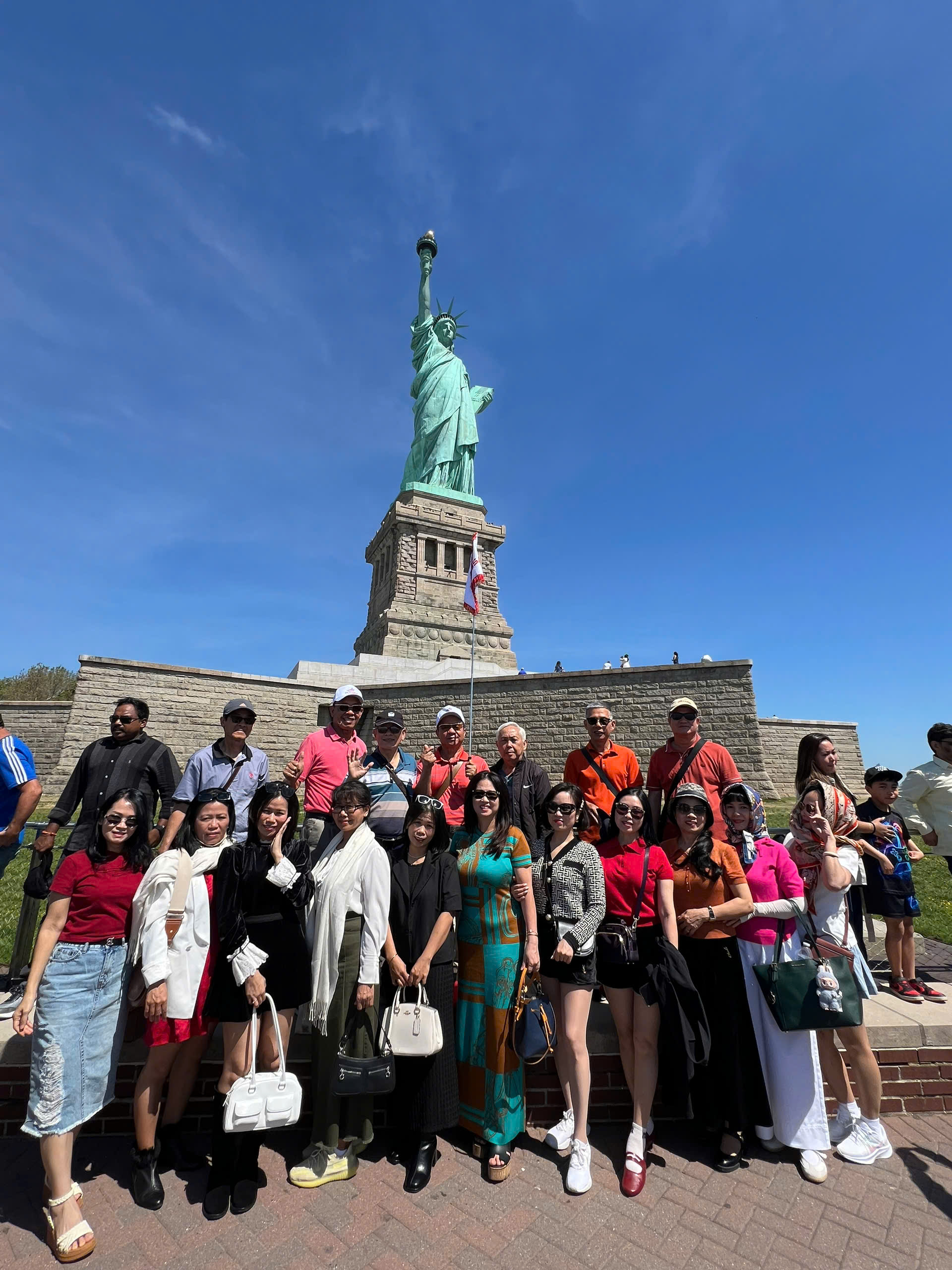 NEW YORK CITY TOUR   (Ăn 03 Bữa)