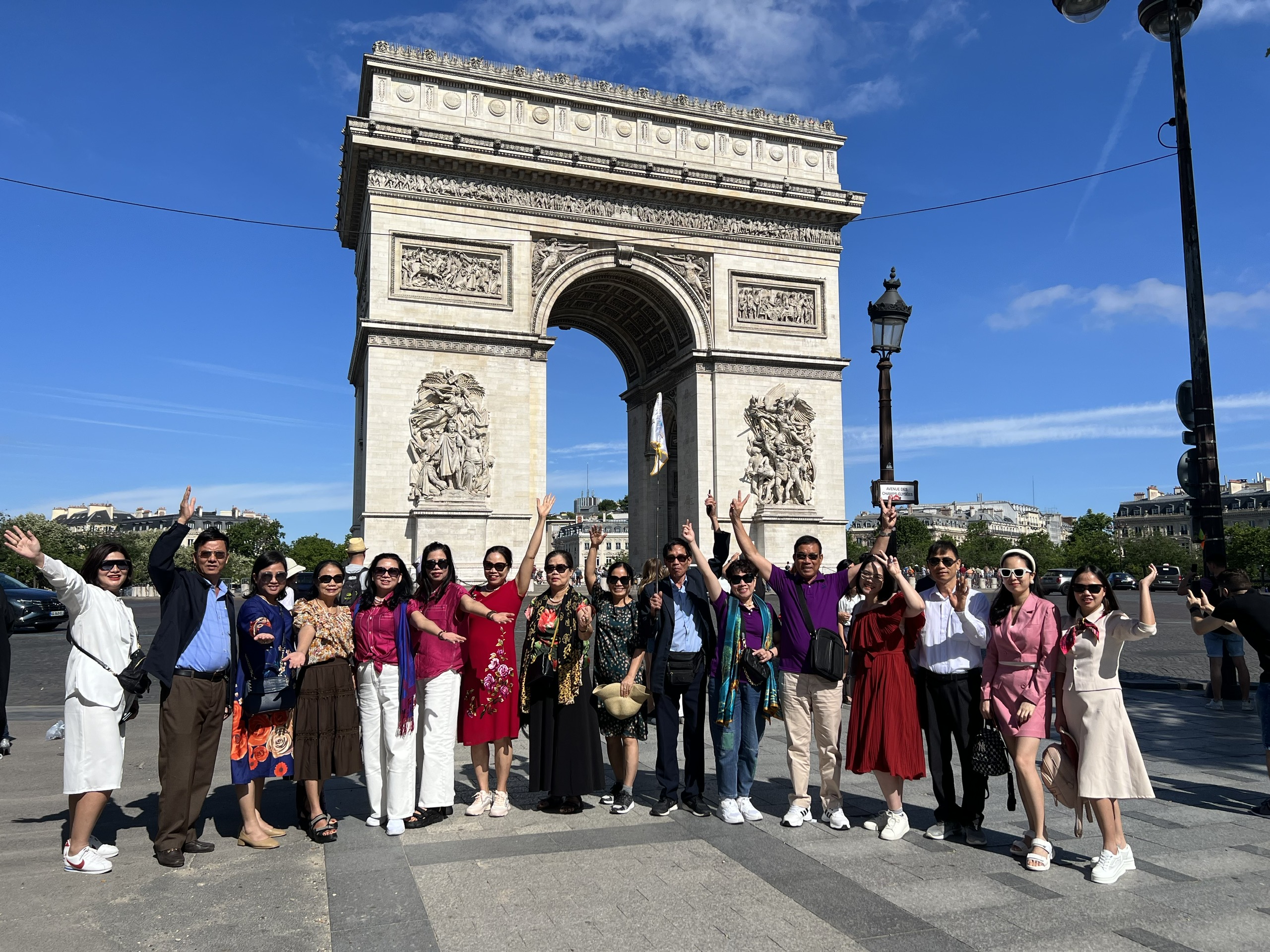 TOUR TÂY - ĐÔNG ÂU:  PHÁP - THỤY SĨ - Ý - ÁO - SÉC - ĐỨC 13N12D